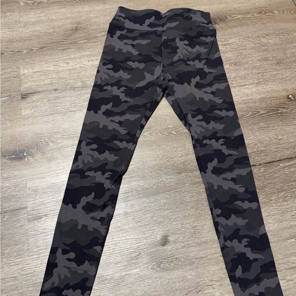 Wild Fable Black and Gray Camouflage Leggings